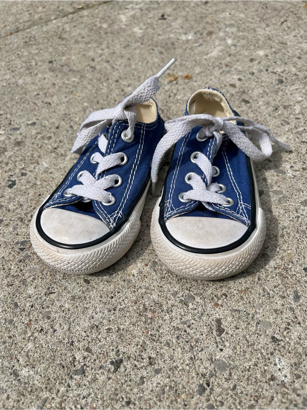 Converse Toddler Blue Canvas Low-Top Sneakers Size 4